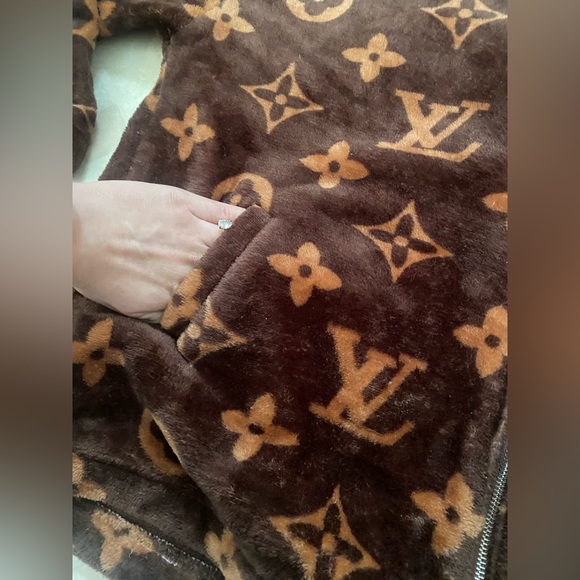 Monogram fuzzy zip up - Picture 5 of 8